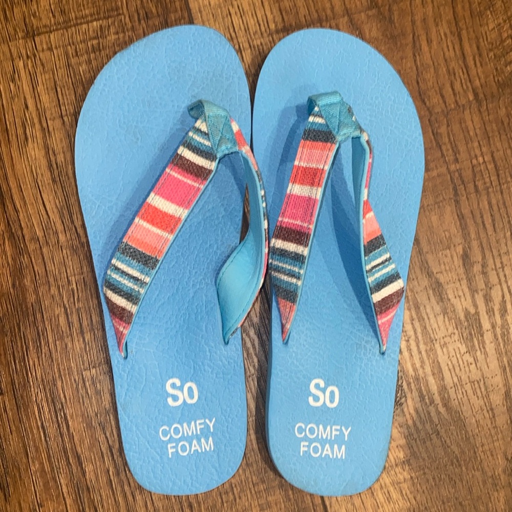 SO Comfy Foam Flip Flops